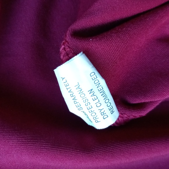 Body contouring off the shoulder Maroon Mini Dress!!! - Picture 3 of 5